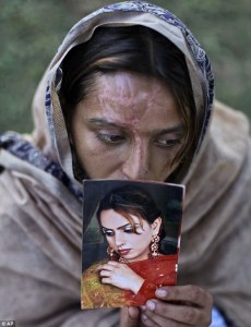 article-2153719-136942E8000005DC-686_634x828