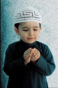 muslim-kids-praying